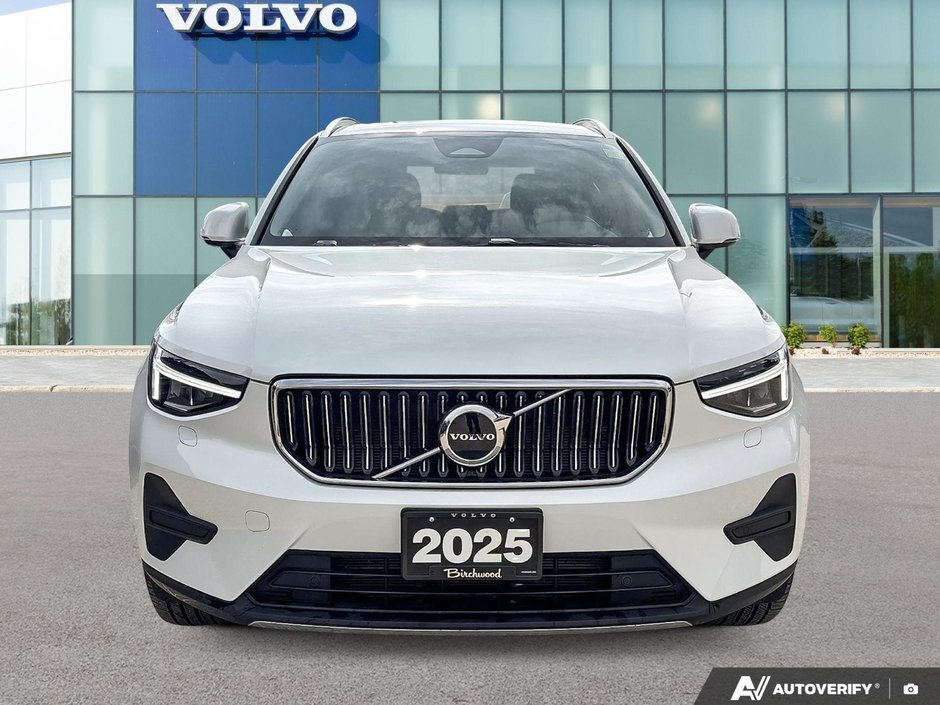 2025 Volvo XC40 Core Bright Theme-4