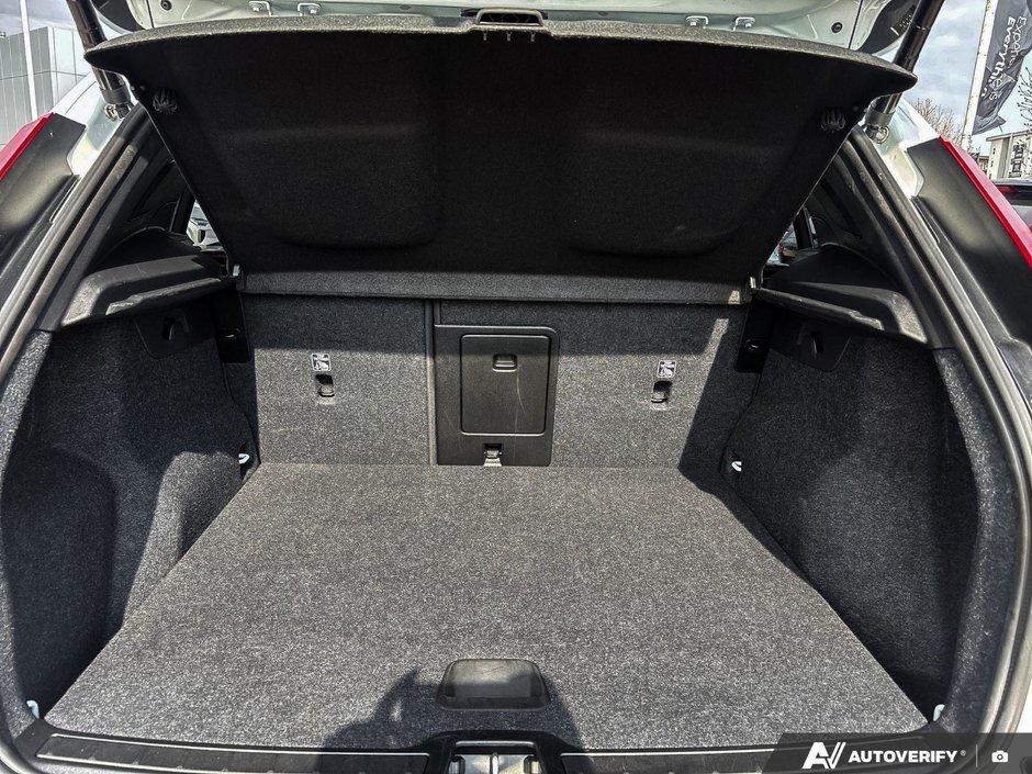 2025 Volvo XC40 Core Bright Theme-7