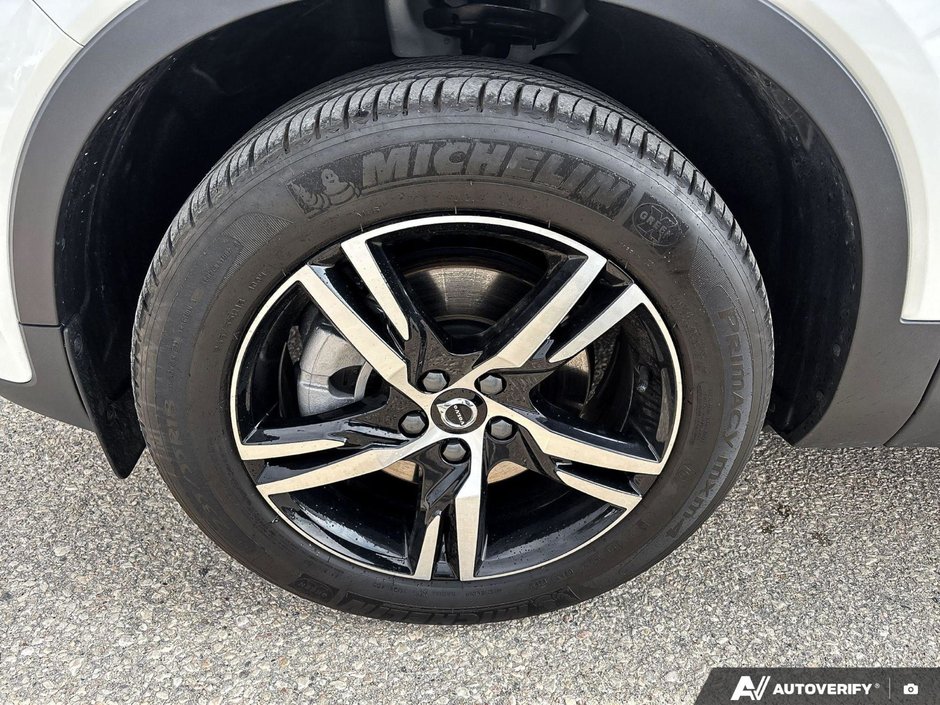 2025 Volvo XC40 Core Bright Theme-8