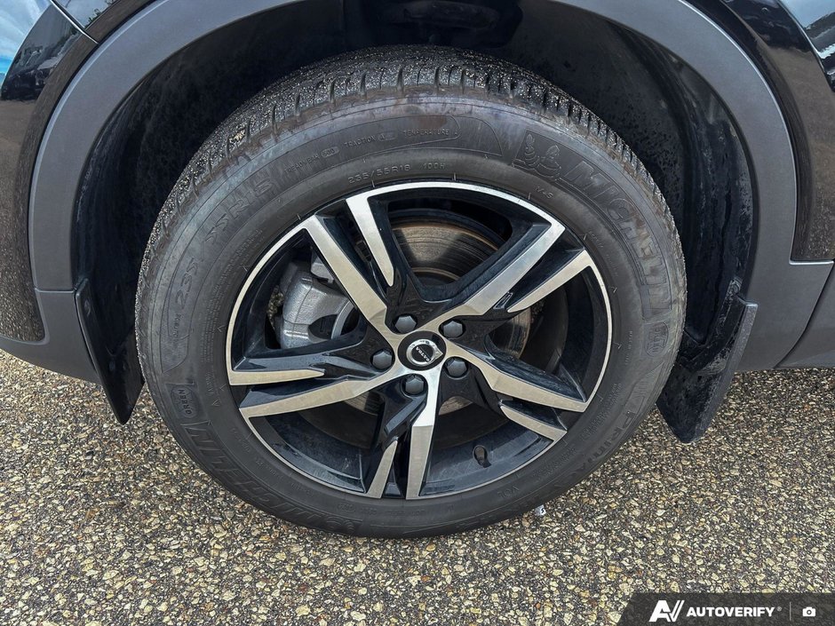 2025 Volvo XC40 Core Bright Theme-8