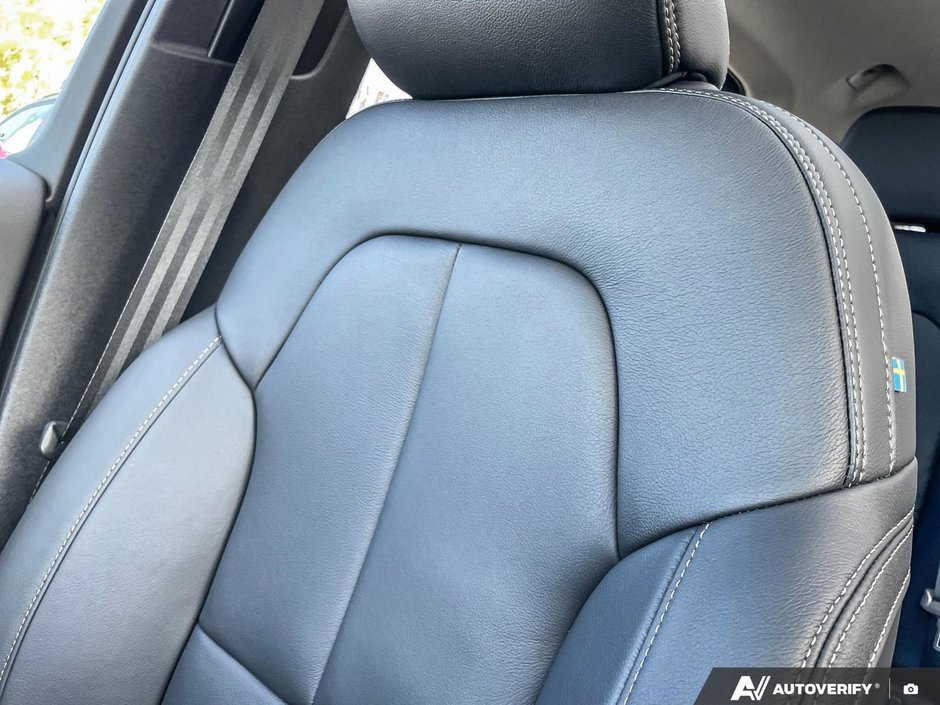 2026 Volvo XC40 Plus Dark Theme-20