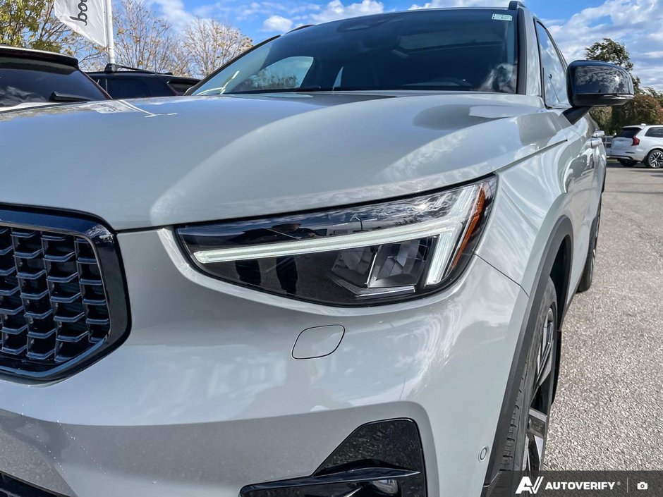 2026 Volvo XC40 Plus Dark Theme-11