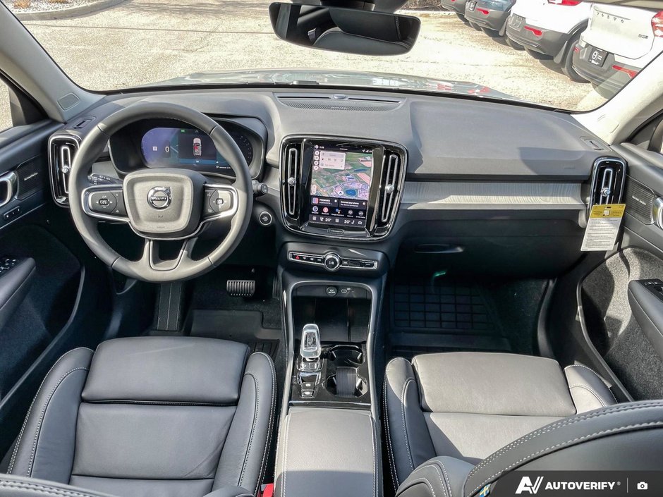 2026 Volvo XC40 Plus Dark Theme-24