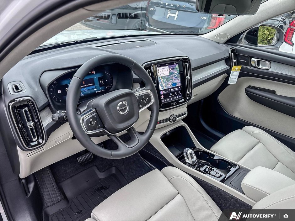 2026 Volvo XC40 Ultra Dark Theme-13