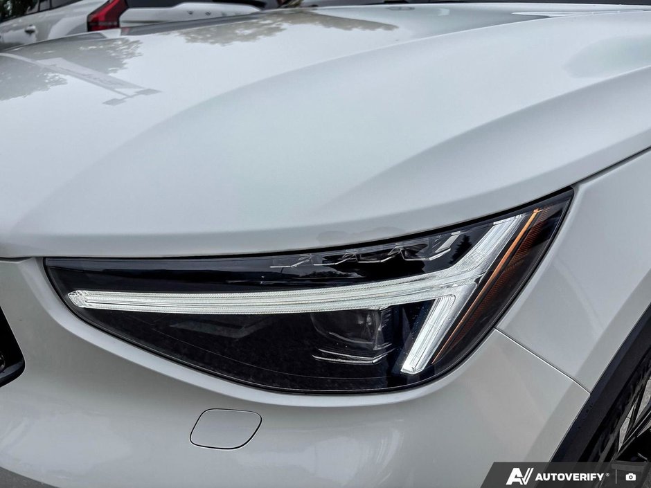 2026 Volvo XC40 Ultra Dark Theme-11