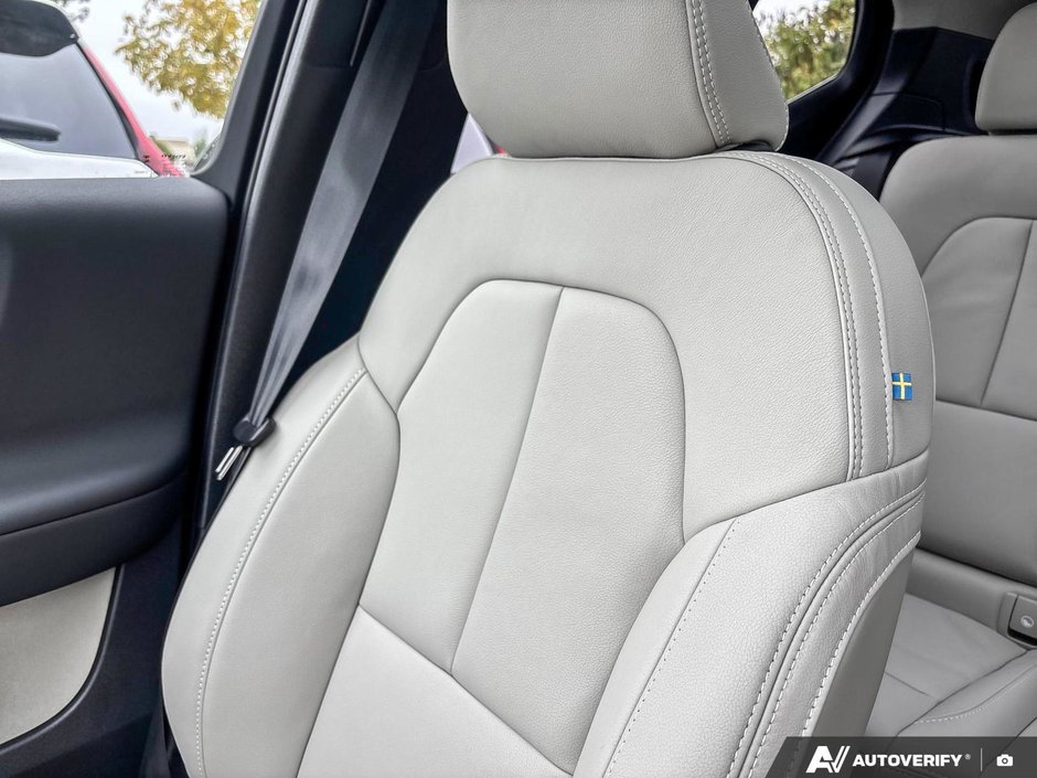 2026 Volvo XC40 Ultra Dark Theme-20