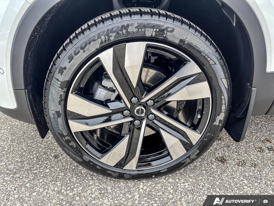 2026 Volvo XC40 Ultra Dark Theme-9