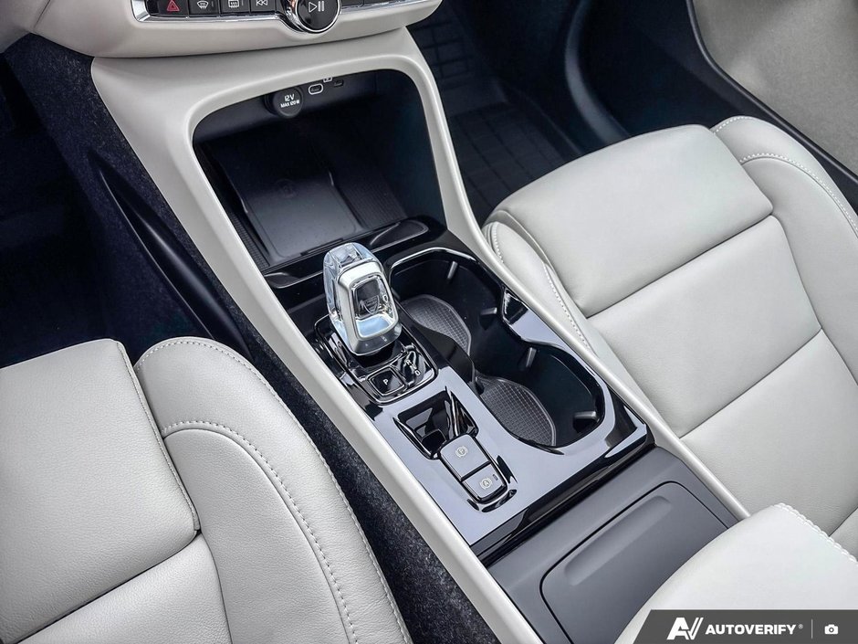 2026 Volvo XC40 Ultra Dark Theme-18