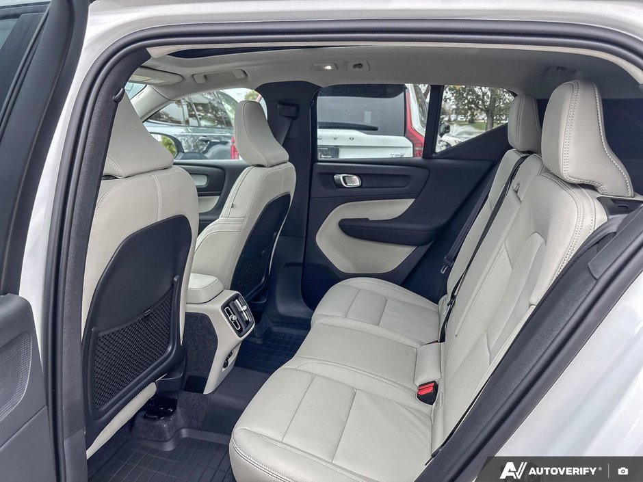 2026 Volvo XC40 Ultra Dark Theme-23