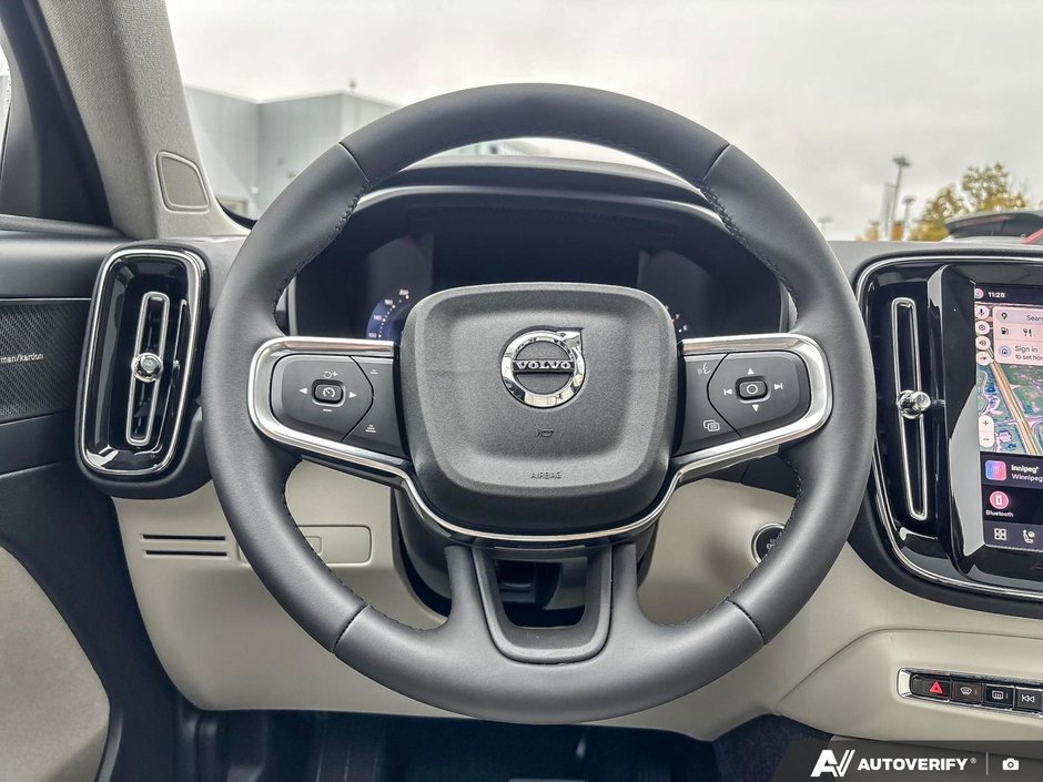 2026 Volvo XC40 Ultra Dark Theme-14