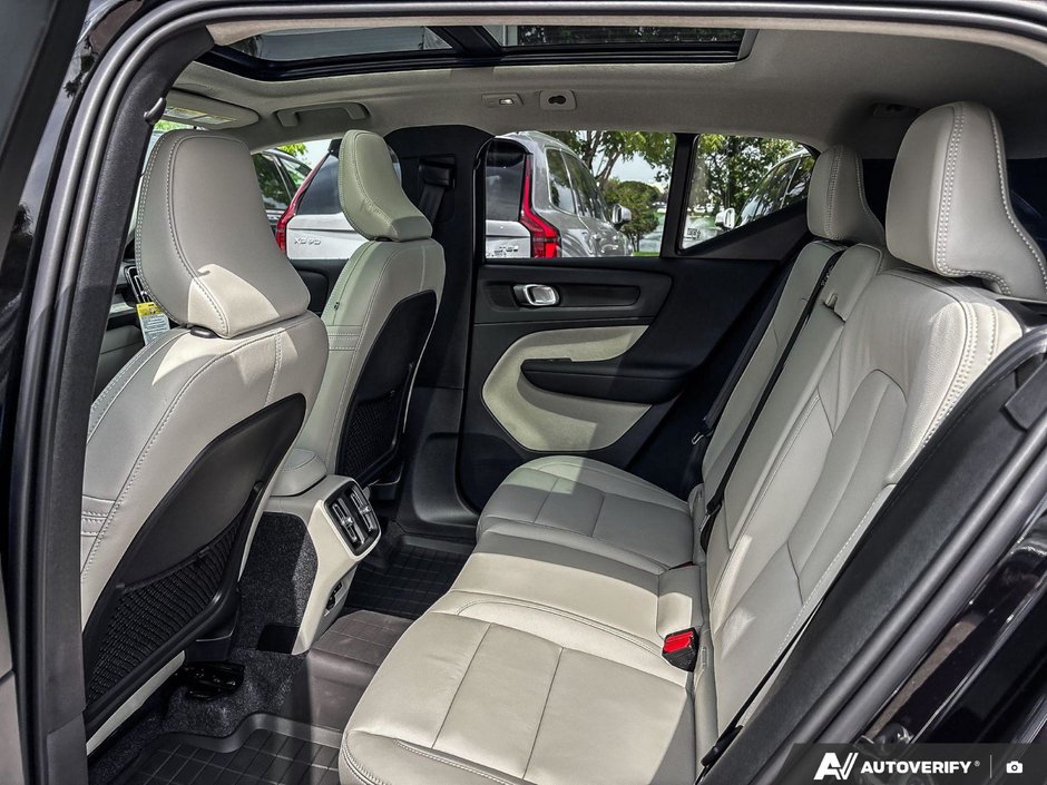 2026 Volvo XC40 Plus Dark Theme-20