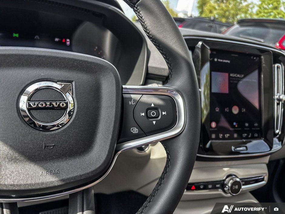 2026 Volvo XC40 Plus Dark Theme-16