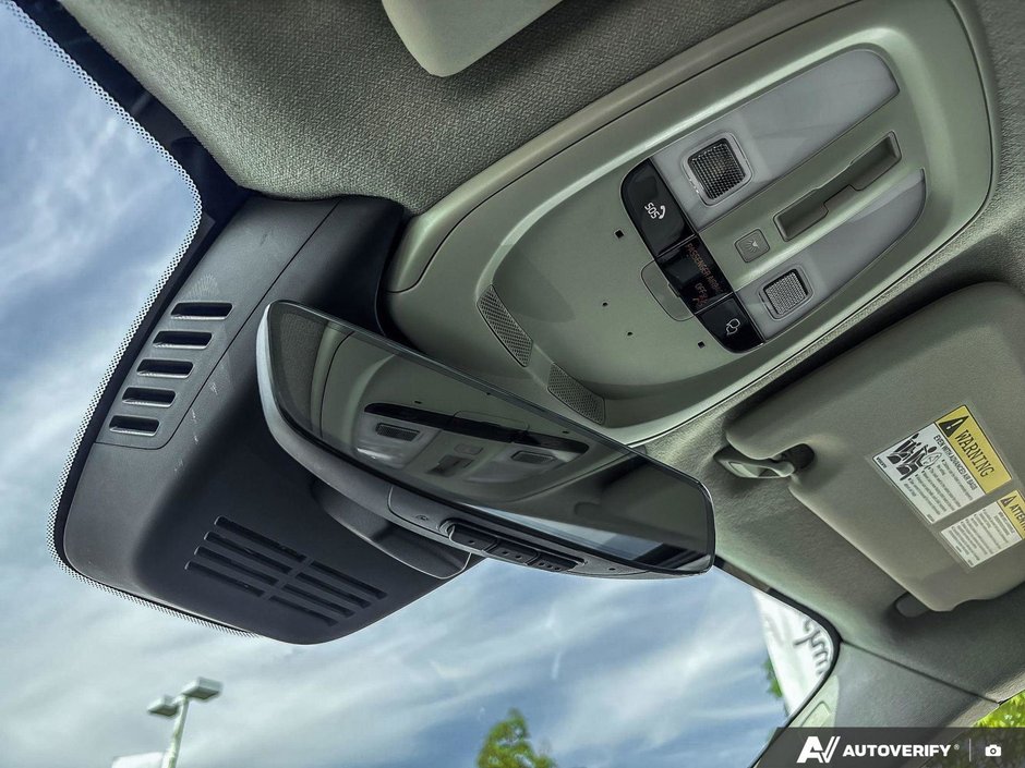 2026 Volvo XC40 Plus Dark Theme-21