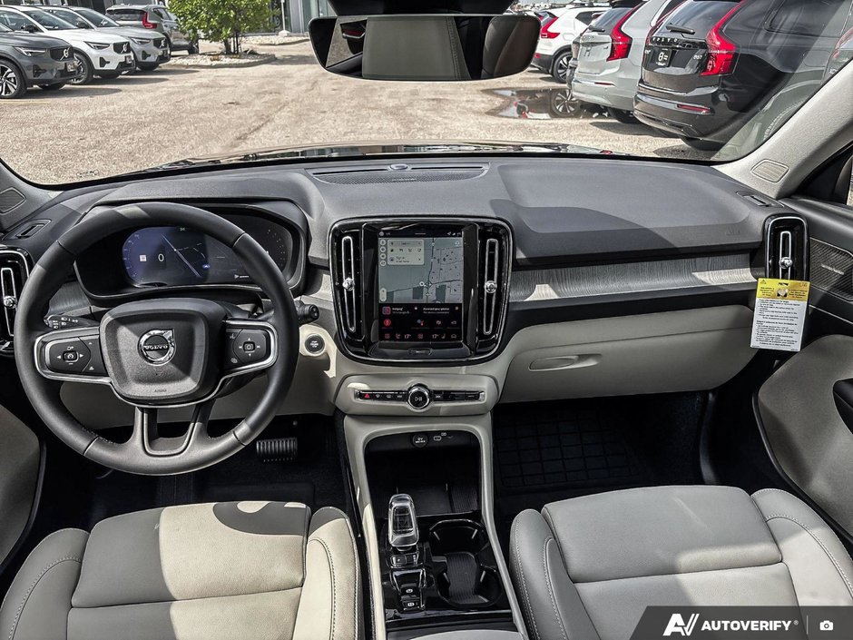 2026 Volvo XC40 Plus Dark Theme-21