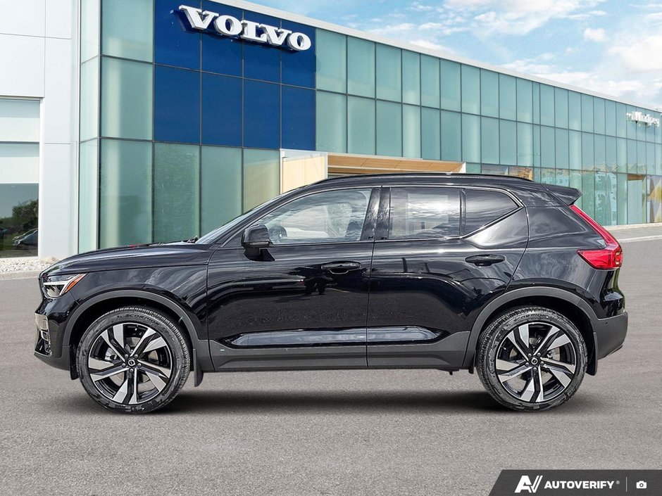 2026 Volvo XC40 Plus Dark Theme-2