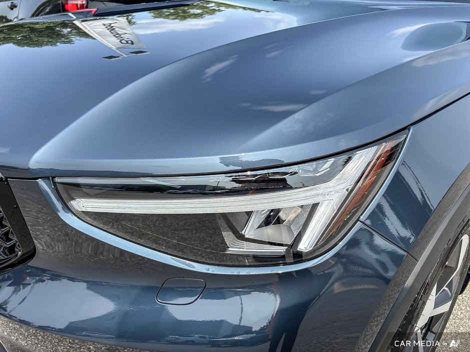 2026 Volvo XC40 Plus Dark Theme-11