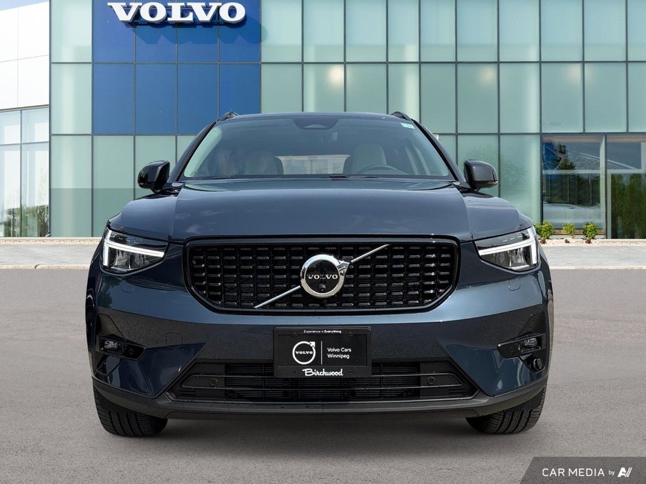 2026 Volvo XC40 Plus Dark Theme-5
