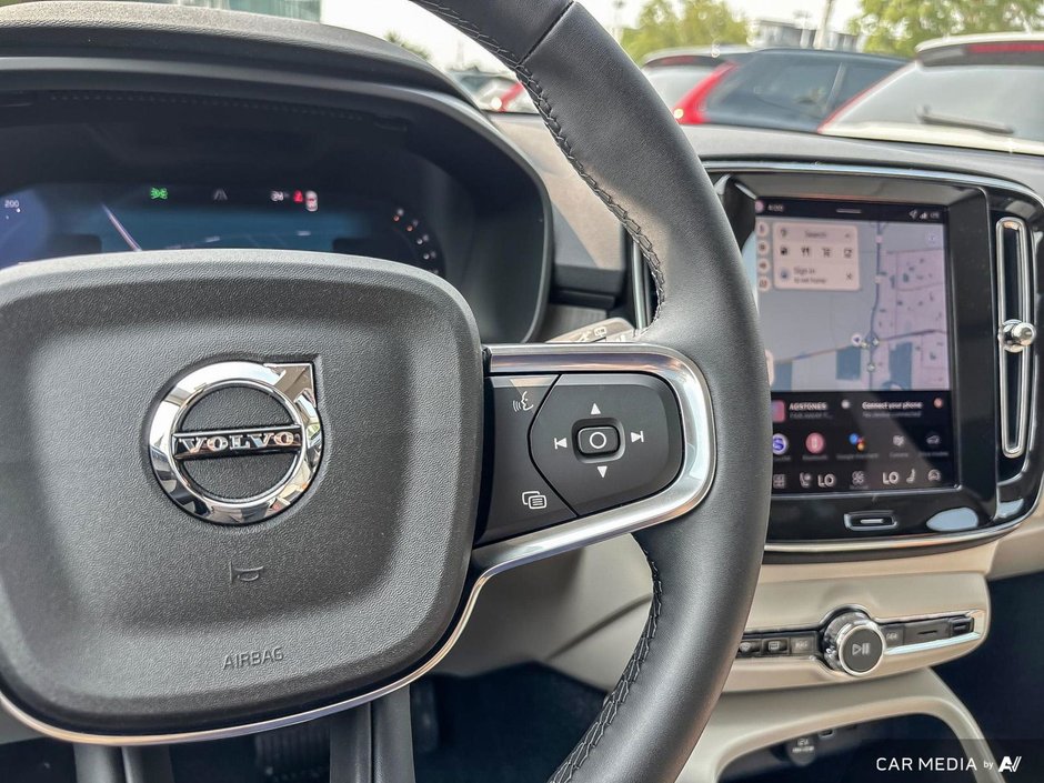 2026 Volvo XC40 Plus Dark Theme-16