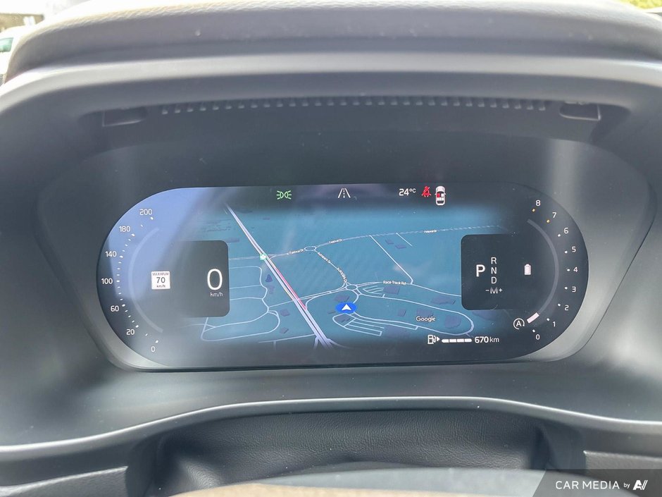 2026 Volvo XC40 Plus Dark Theme-15