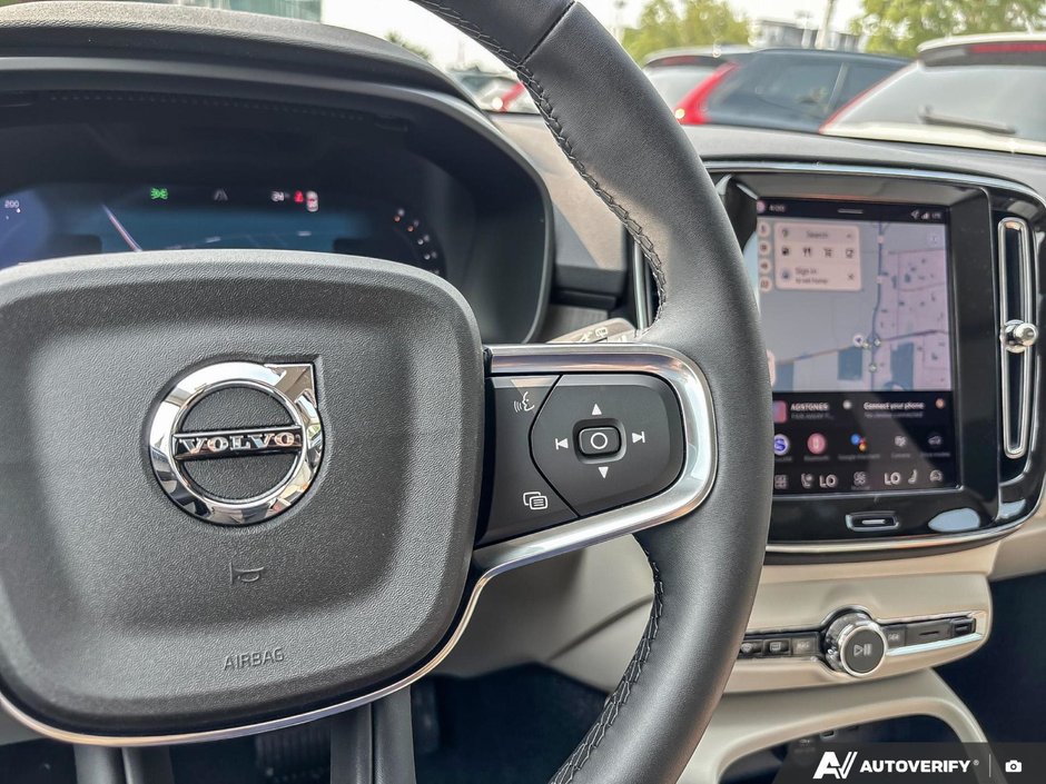 2026 Volvo XC40 Plus Dark Theme-15