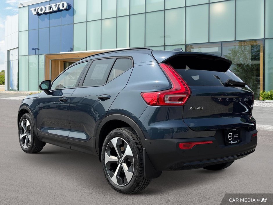 2026 Volvo XC40 Plus Dark Theme-3