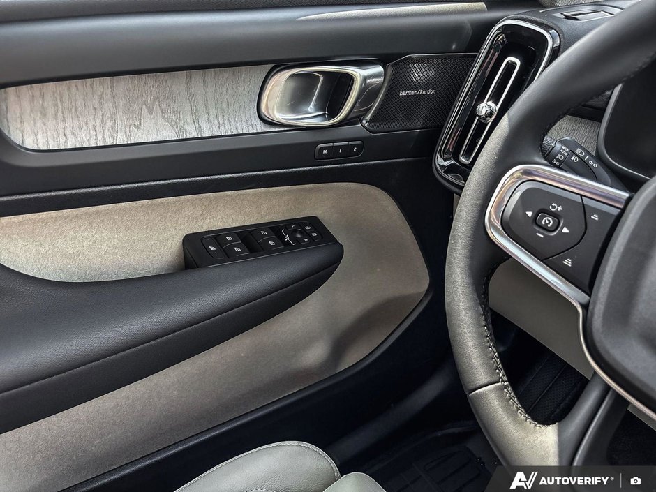 2026 Volvo XC40 Plus Dark Theme-16