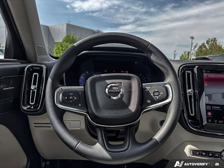 2026 Volvo XC40 Plus Dark Theme-13