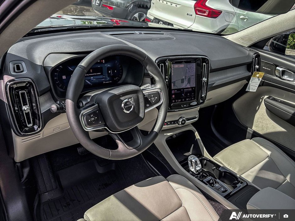 2026 Volvo XC40 Plus Dark Theme-12