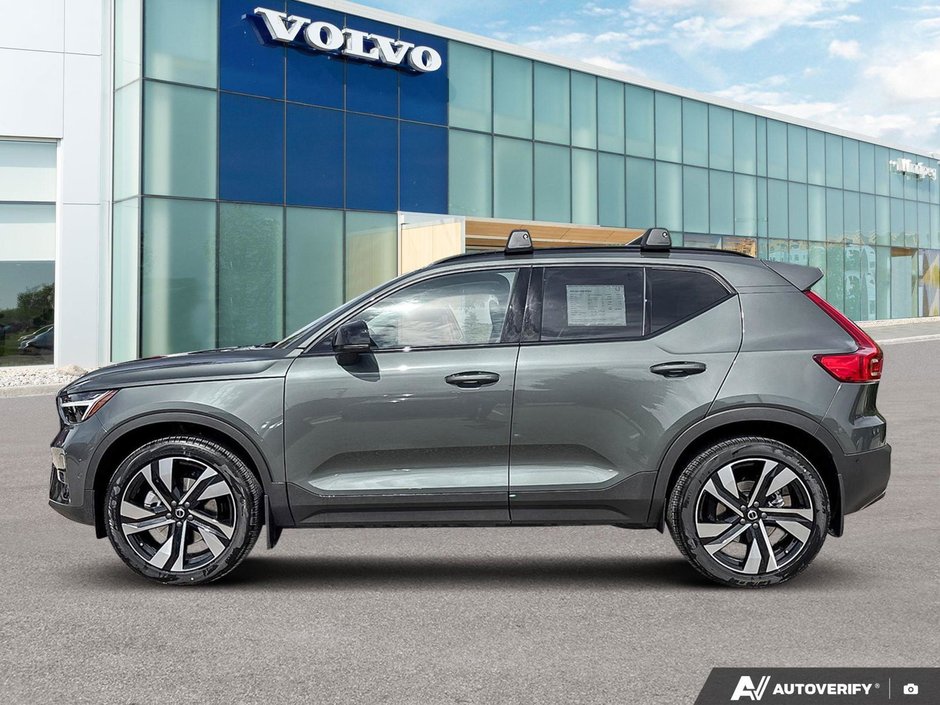 2026 Volvo XC40 Plus Dark Theme-1