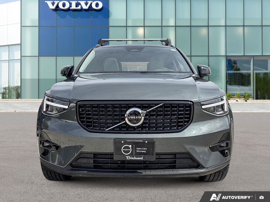 2026 Volvo XC40 Plus Dark Theme-4