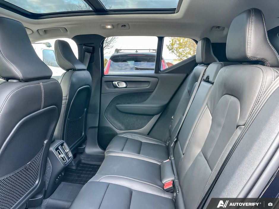 2026 Volvo XC40 Ultra Dark Theme-23