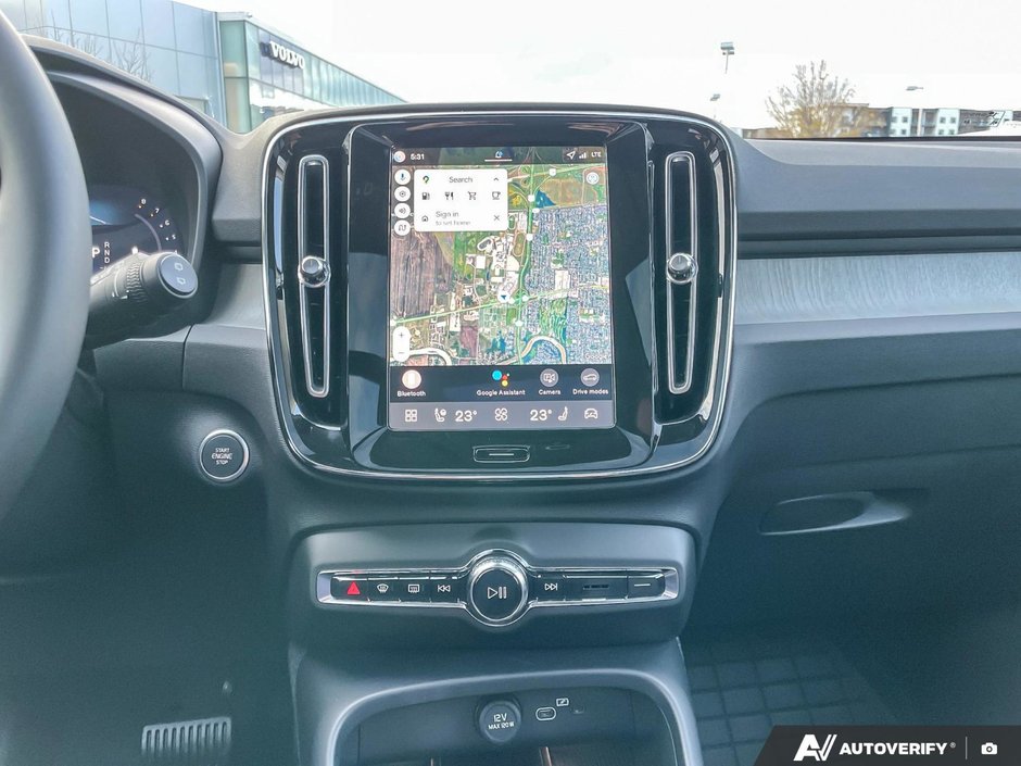 2026 Volvo XC40 Ultra Dark Theme-19