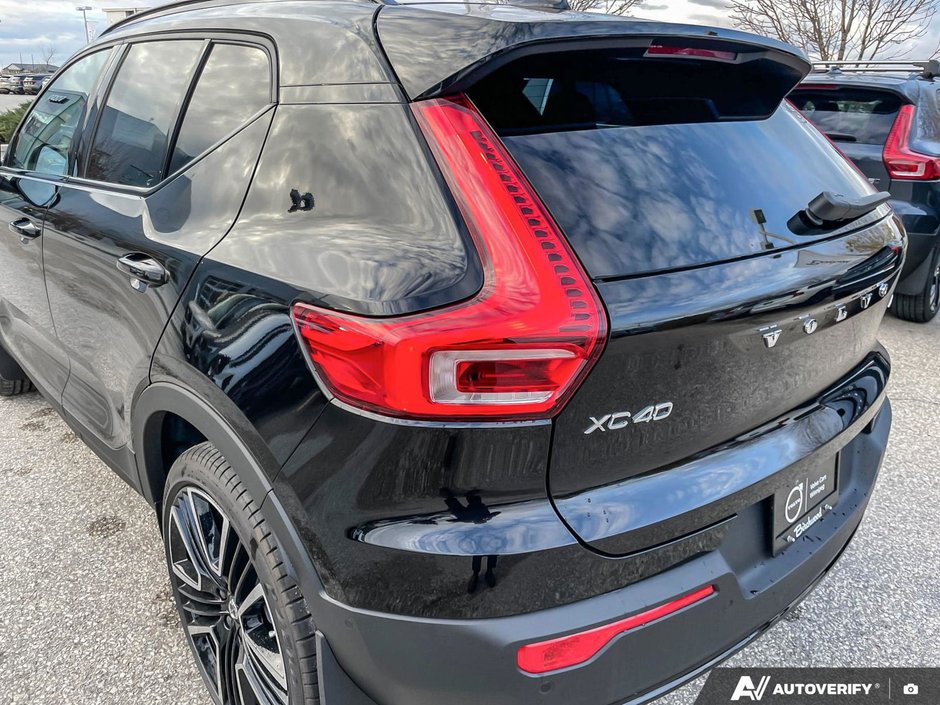 2026 Volvo XC40 Ultra Dark Theme-12