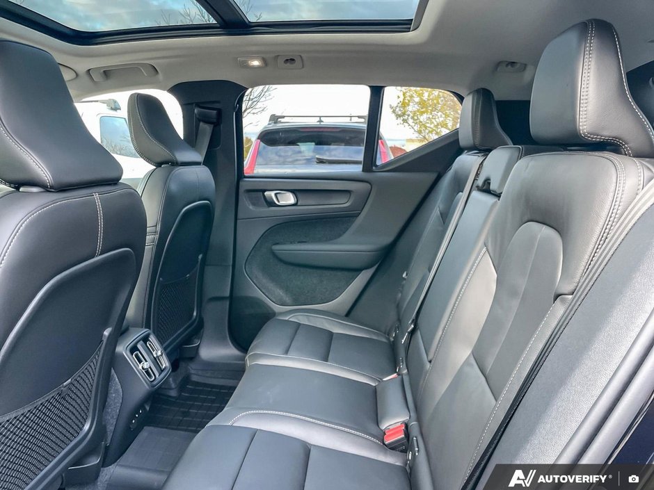 2026 Volvo XC40 Ultra Dark Theme-23