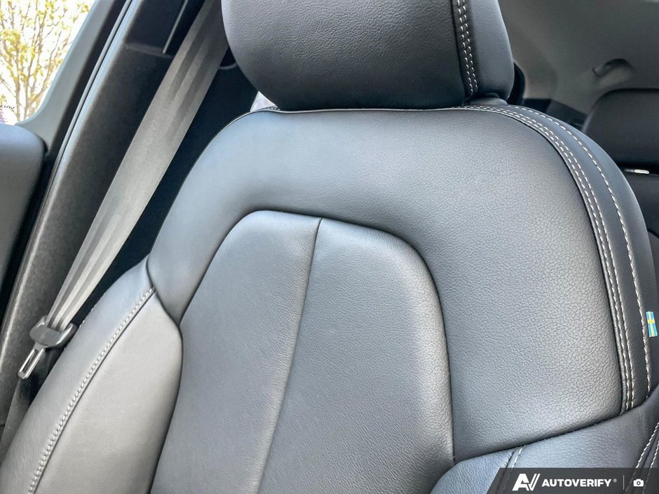 2026 Volvo XC40 Ultra Dark Theme-20