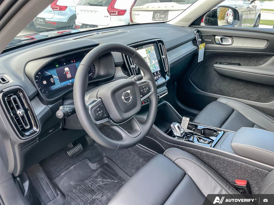 2026 Volvo XC40 Ultra Dark Theme-13