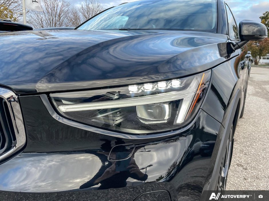 2026 Volvo XC40 Ultra Dark Theme-11