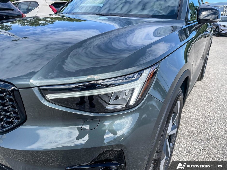 2026 Volvo XC40 Plus Dark Theme-11