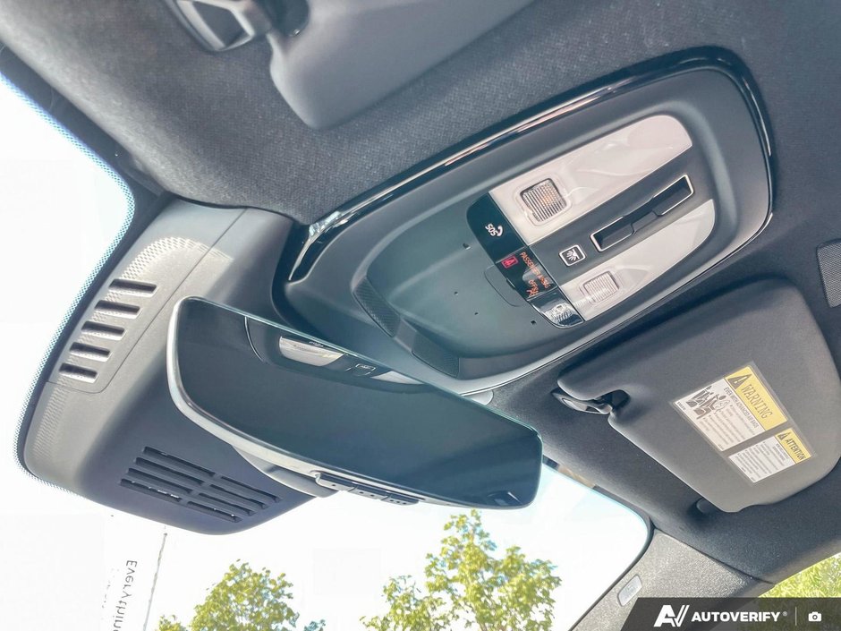 2026 Volvo XC40 Plus Dark Theme-21