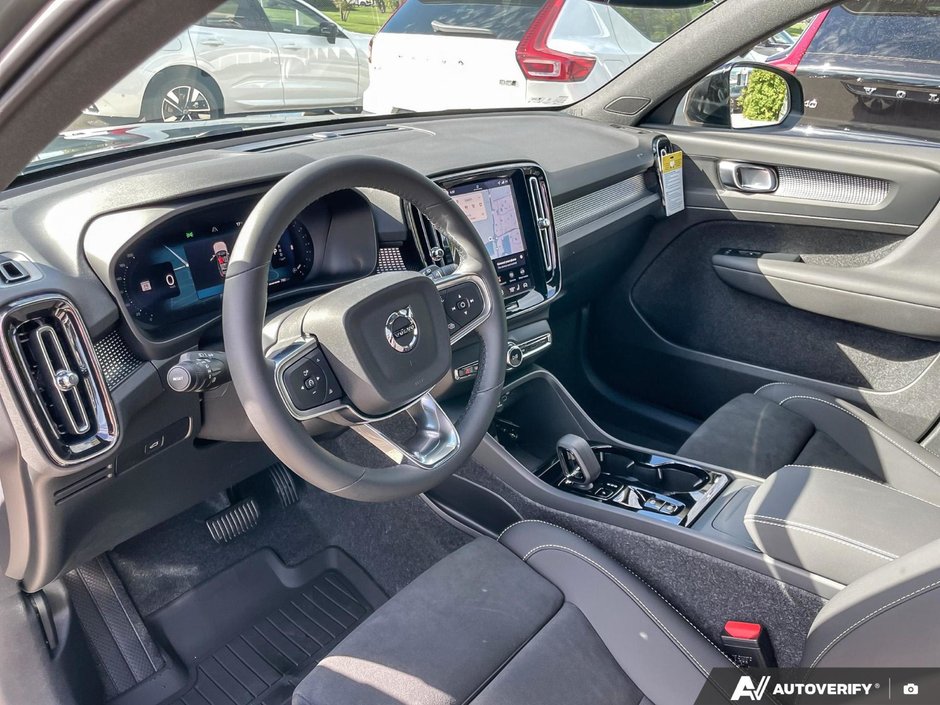 2026 Volvo XC40 Plus Dark Theme-13