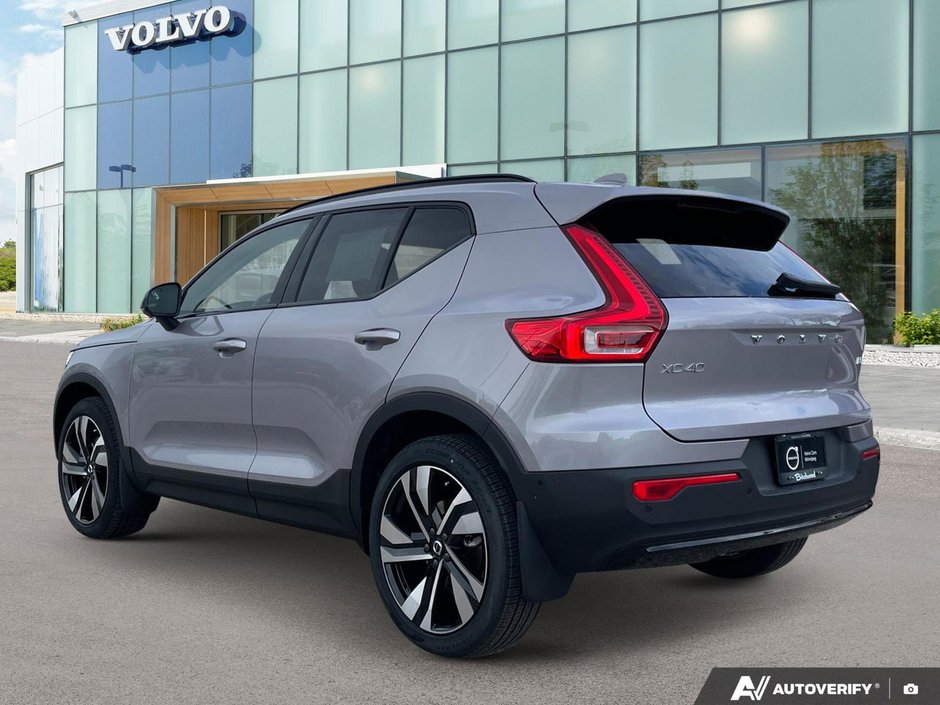 2026 Volvo XC40 Plus Dark Theme-3