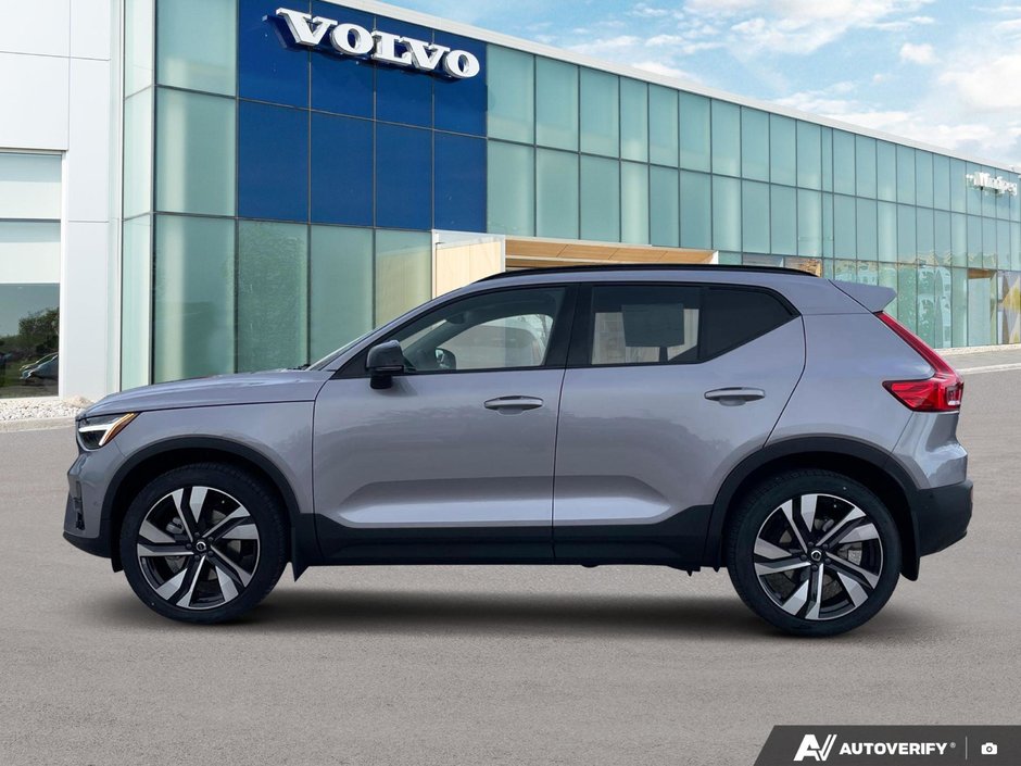 2026 Volvo XC40 Plus Dark Theme-2