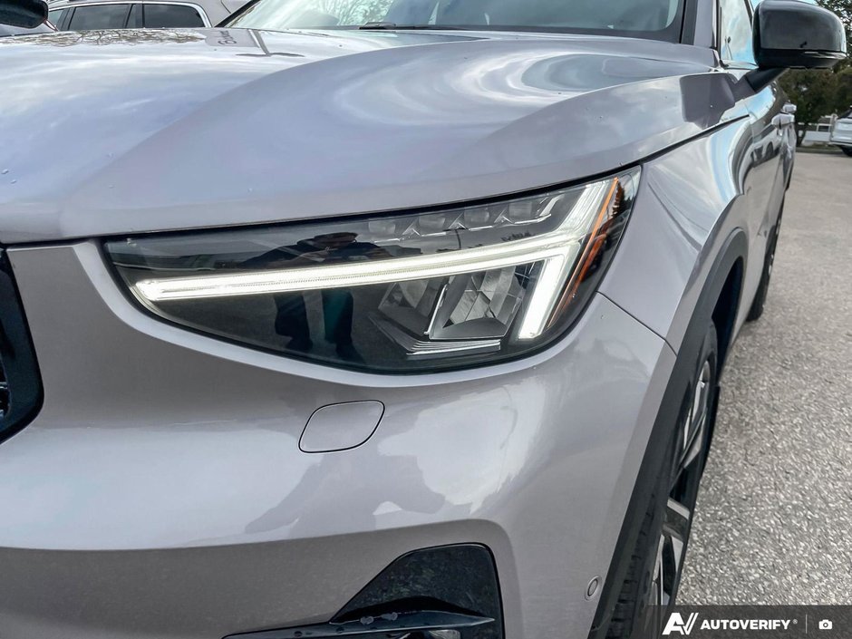 2026 Volvo XC40 Plus Dark Theme-11