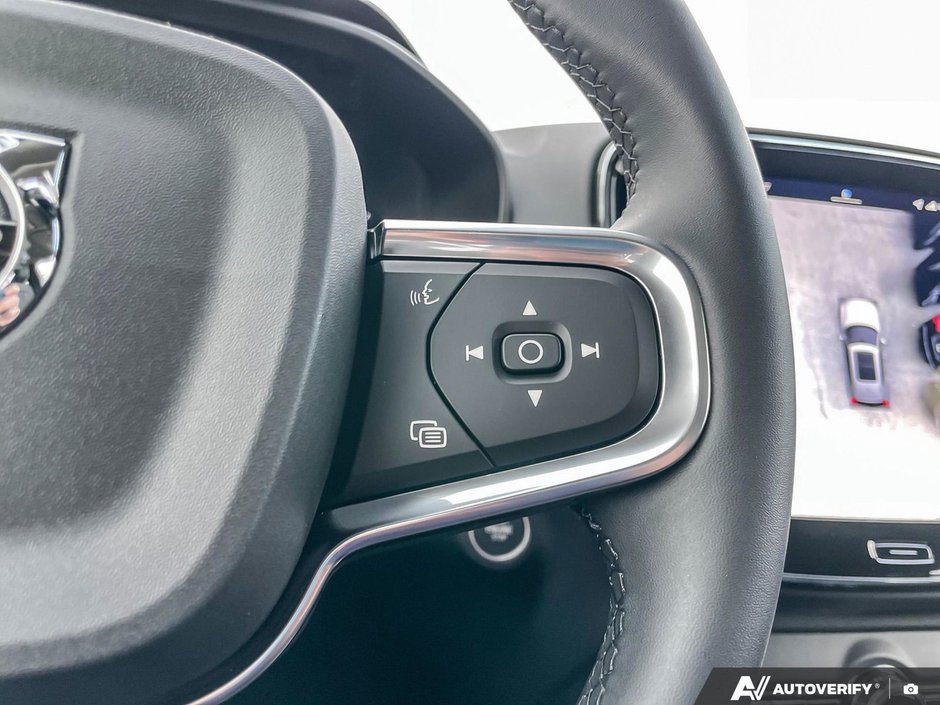 2026 Volvo XC40 Plus Dark Theme-16