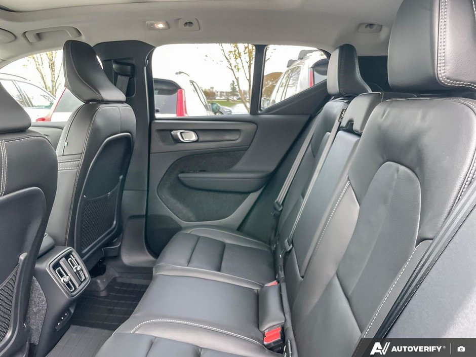 2026 Volvo XC40 Plus Dark Theme-23