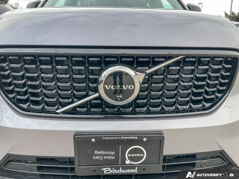 2026 Volvo XC40 Plus Dark Theme-6