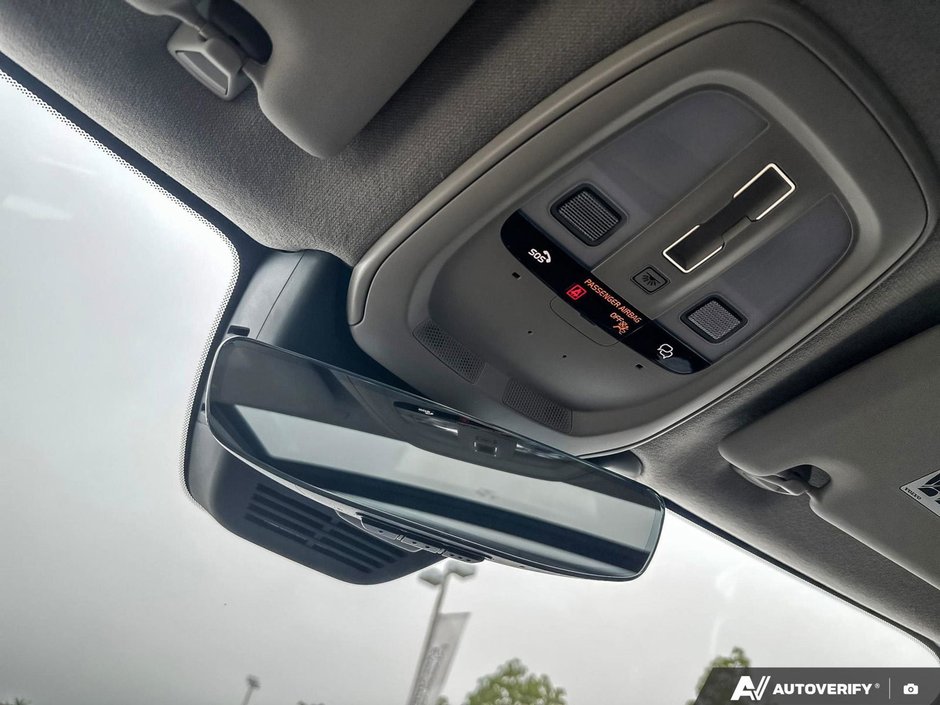 2026 Volvo XC40 Plus Dark Theme-21