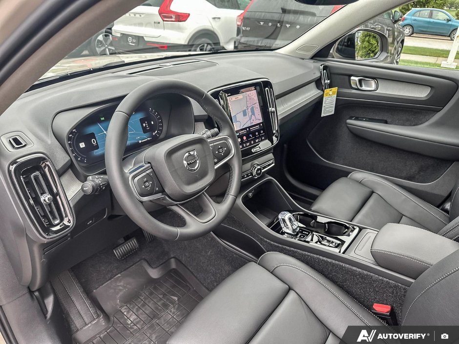 2026 Volvo XC40 Plus Dark Theme-13