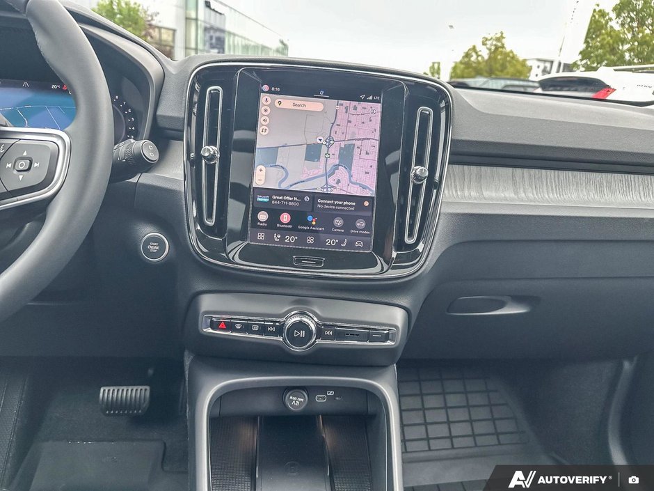 2026 Volvo XC40 Plus Dark Theme-19