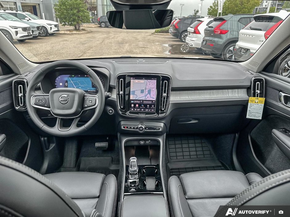 2026 Volvo XC40 Plus Dark Theme-24